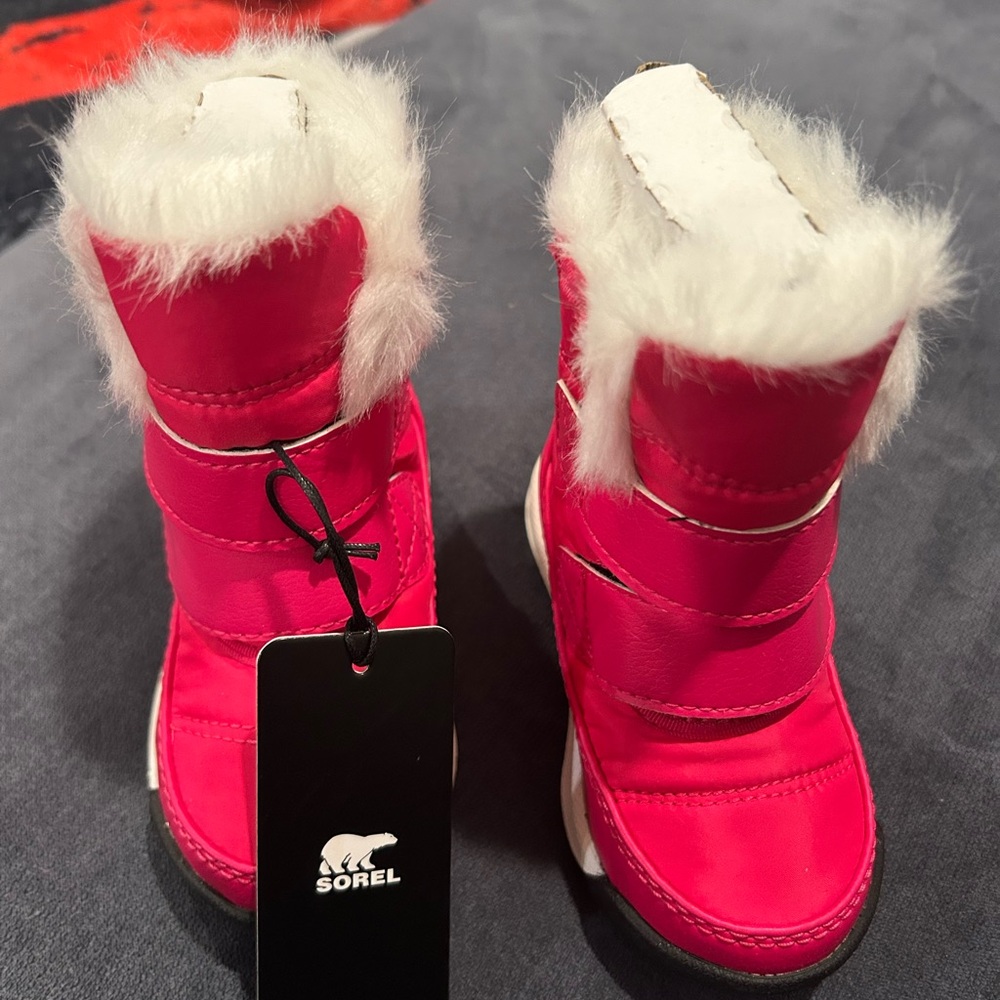 NEW- Toddler size 4 Sorel Fuchsia Boots with White Fur